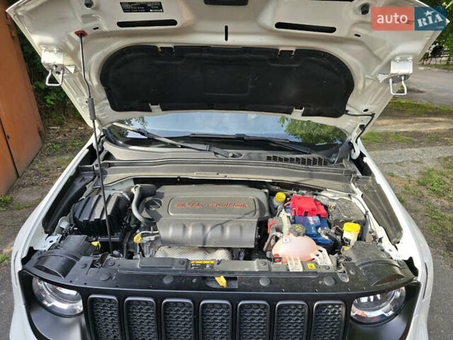 Белый Джип Ренегат, объемом двигателя 2.36 л и пробегом 61 тыс. км за 15400 $, фото 53 на Automoto.ua