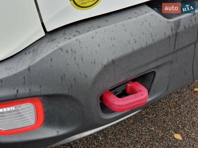 Джип Ренегат 2020 в Сумах на Automoto.ua Белый Джип Ренегат, объемом двигателя 1.33 л и пробегом 138 тыс. км за 16500 $, фото 20 на Automoto.ua