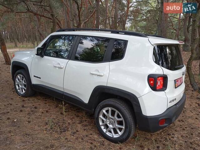 Белый Джип Ренегат, объемом двигателя 2.4 л и пробегом 40 тыс. км за 14299 $, фото 3 на Automoto.ua