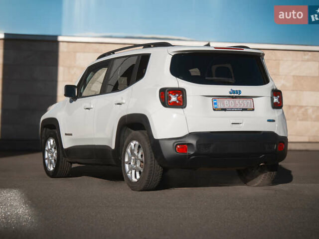 Белый Джип Ренегат, объемом двигателя 0 л и пробегом 95 тыс. км за 15800 $, фото 4 на Automoto.ua