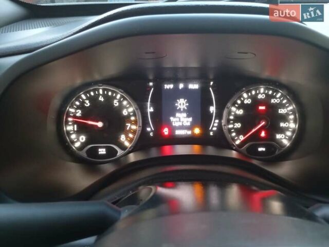 Білий Джип Ренегат, об'ємом двигуна 2.4 л та пробігом 40 тис. км за 15300 $, фото 3 на Automoto.ua