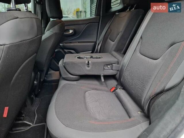 Джип Ренегат 2020 в Сумах на Automoto.ua Белый Джип Ренегат, объемом двигателя 1.33 л и пробегом 138 тыс. км за 16500 $, фото 27 на Automoto.ua