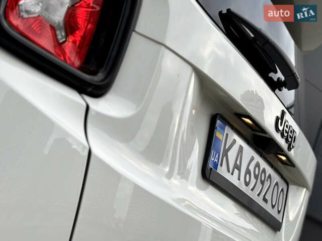 Білий Джип Ренегат, об'ємом двигуна 2.4 л та пробігом 46 тис. км за 15750 $, фото 15 на Automoto.ua