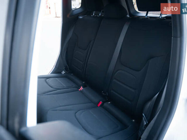 Белый Джип Ренегат, объемом двигателя 0 л и пробегом 95 тыс. км за 15800 $, фото 12 на Automoto.ua