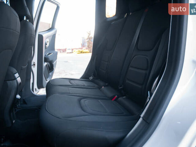 Белый Джип Ренегат, объемом двигателя 0 л и пробегом 95 тыс. км за 15800 $, фото 11 на Automoto.ua