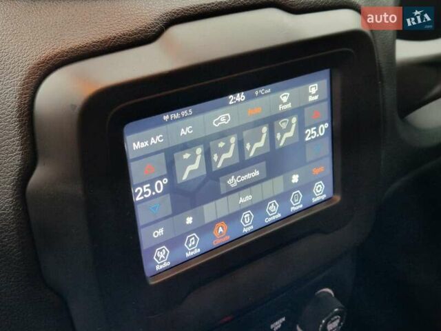 Джип Ренегат 2020 в Сумах на Automoto.ua Белый Джип Ренегат, объемом двигателя 1.33 л и пробегом 138 тыс. км за 16500 $, фото 33 на Automoto.ua