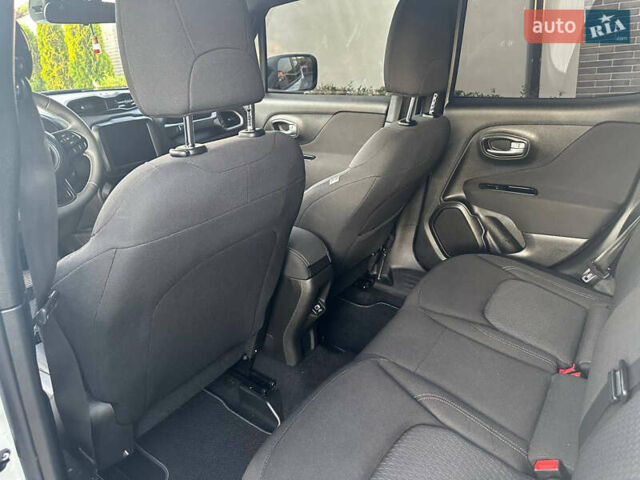 Белый Джип Ренегат, объемом двигателя 2.36 л и пробегом 61 тыс. км за 15400 $, фото 34 на Automoto.ua