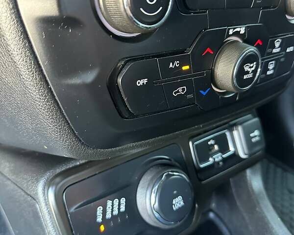 Белый Джип Ренегат, объемом двигателя 2.4 л и пробегом 92 тыс. км за 13999 $, фото 99 на Automoto.ua