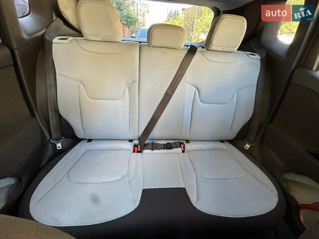 Бежевий Джип Ренегат, об'ємом двигуна 2.4 л та пробігом 83 тис. км за 12450 $, фото 17 на Automoto.ua