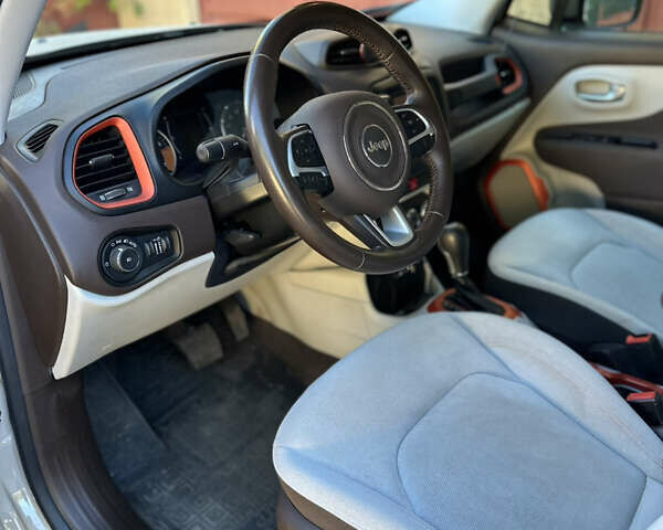 Бежевий Джип Ренегат, об'ємом двигуна 2.4 л та пробігом 83 тис. км за 12450 $, фото 8 на Automoto.ua