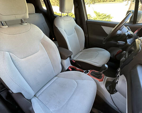 Бежевий Джип Ренегат, об'ємом двигуна 2.4 л та пробігом 83 тис. км за 12450 $, фото 16 на Automoto.ua