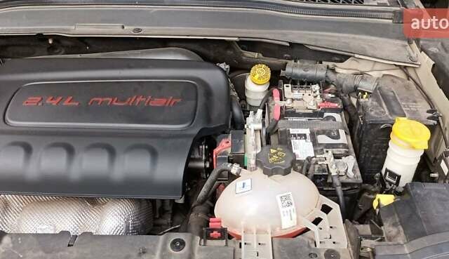 Джип Ренегат 2015 в Одессе на Automoto.ua Бежевый Джип Ренегат, объемом двигателя 2.36 л и пробегом 83 тыс. км за 11799 $, фото 13 на Automoto.ua