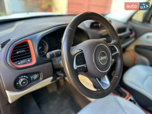 Бежевий Джип Ренегат, об'ємом двигуна 2.4 л та пробігом 83 тис. км за 12450 $, фото 10 на Automoto.ua