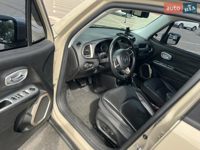 Бежевый Джип Ренегат, объемом двигателя 2.36 л и пробегом 181 тыс. км за 10999 $, фото 7 на Automoto.ua