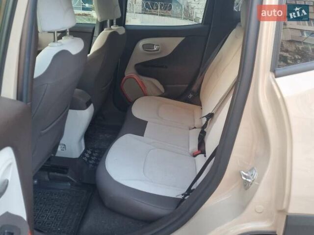 Джип Ренегат 2015 в Одессе на Automoto.ua Бежевый Джип Ренегат, объемом двигателя 2.36 л и пробегом 83 тыс. км за 11799 $, фото 1 на Automoto.ua