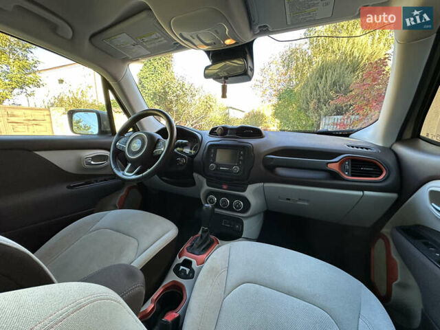 Бежевий Джип Ренегат, об'ємом двигуна 2.4 л та пробігом 83 тис. км за 12450 $, фото 18 на Automoto.ua