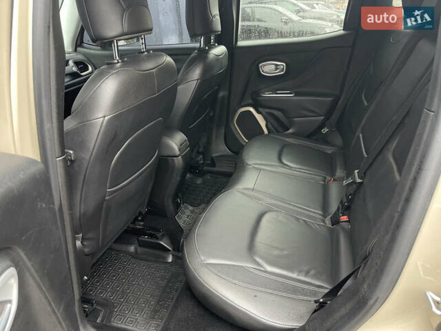 Бежевый Джип Ренегат, объемом двигателя 2.36 л и пробегом 185 тыс. км за 10700 $, фото 10 на Automoto.ua