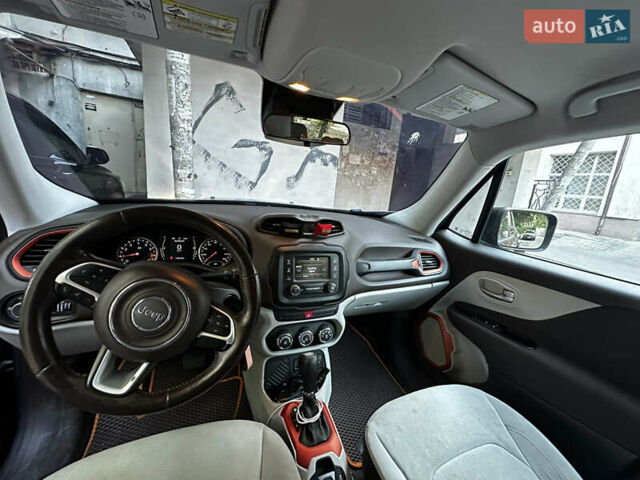 Черный Джип Ренегат, объемом двигателя 2.36 л и пробегом 172 тыс. км за 12000 $, фото 1 на Automoto.ua