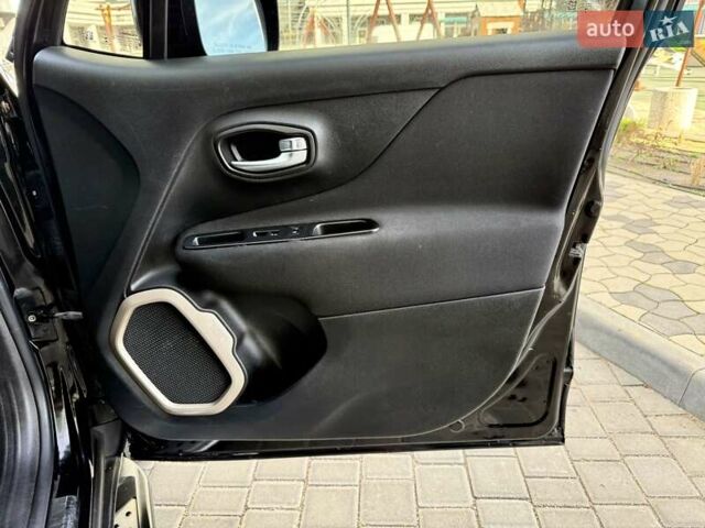 Джип Ренегат 2015 в Одессе на Automoto.ua Черный Джип Ренегат, объемом двигателя 2.36 л и пробегом 160 тыс. км за 11800 $, фото 39 на Automoto.ua