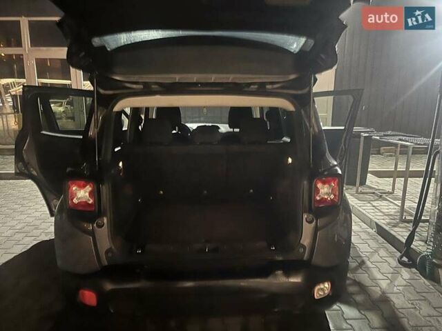 Черный Джип Ренегат, объемом двигателя 2.36 л и пробегом 150 тыс. км за 13000 $, фото 3 на Automoto.ua