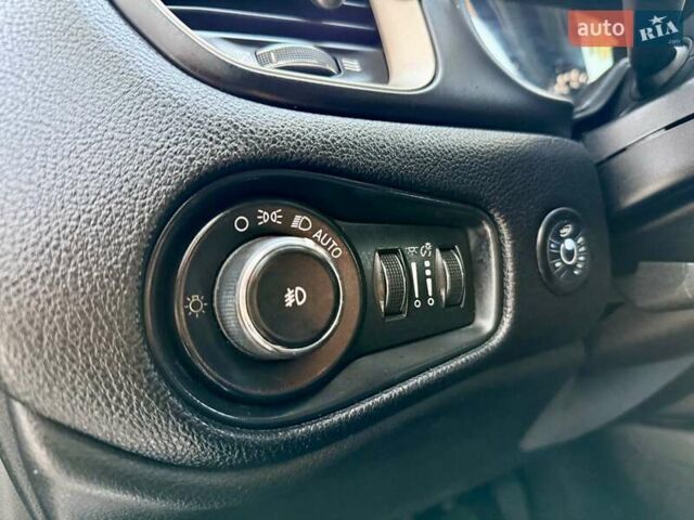 Джип Ренегат 2015 в Одессе на Automoto.ua Черный Джип Ренегат, объемом двигателя 2.36 л и пробегом 160 тыс. км за 11800 $, фото 35 на Automoto.ua