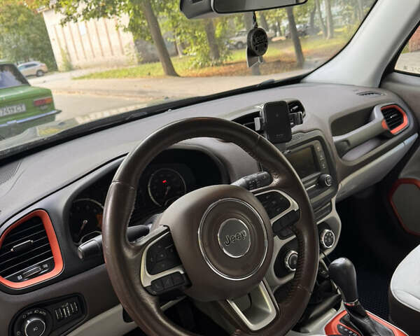Чорний Джип Ренегат, об'ємом двигуна 2.36 л та пробігом 160 тис. км за 13000 $, фото 3 на Automoto.ua