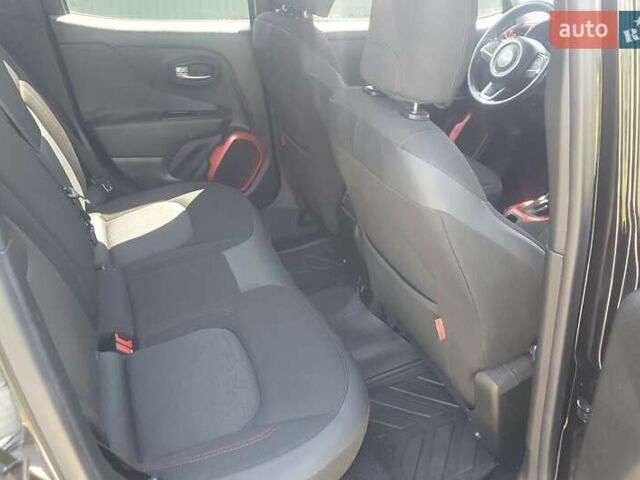 Джип Ренегат 2015 в Сумах на Automoto.ua Черный Джип Ренегат, объемом двигателя 2.36 л и пробегом 123 тыс. км за 12600 $, фото 10 на Automoto.ua