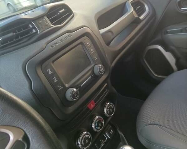 Черный Джип Ренегат, объемом двигателя 1.37 л и пробегом 160 тыс. км за 11200 $, фото 5 на Automoto.ua