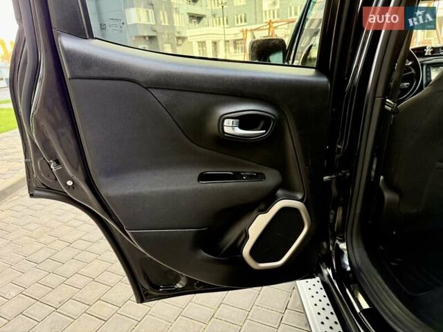 Джип Ренегат 2015 в Одессе на Automoto.ua Черный Джип Ренегат, объемом двигателя 2.36 л и пробегом 160 тыс. км за 11800 $, фото 61 на Automoto.ua