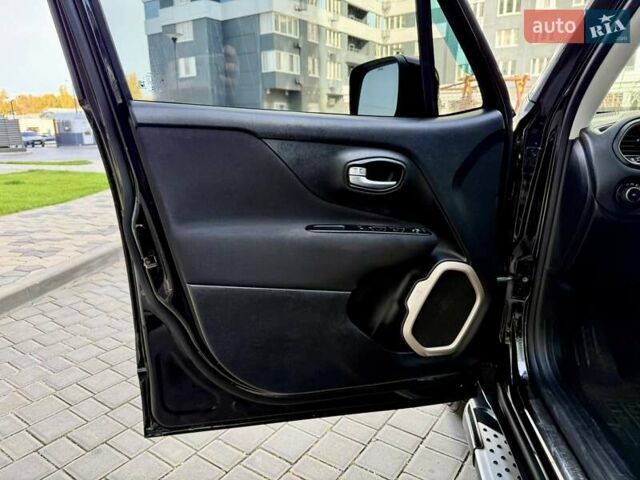 Джип Ренегат 2015 в Одессе на Automoto.ua Черный Джип Ренегат, объемом двигателя 2.36 л и пробегом 160 тыс. км за 11800 $, фото 31 на Automoto.ua