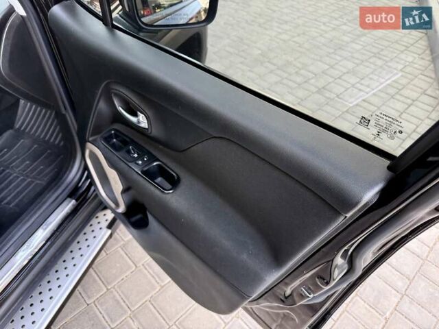Джип Ренегат 2015 в Одессе на Automoto.ua Черный Джип Ренегат, объемом двигателя 2.36 л и пробегом 160 тыс. км за 11800 $, фото 38 на Automoto.ua
