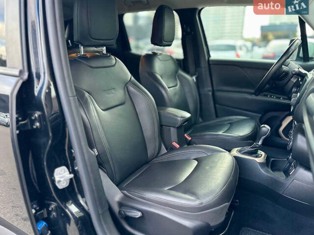 Джип Ренегат 2015 у Києві на Automoto.ua Чорний Джип Ренегат, об'ємом двигуна 2.4 л та пробігом 96 тис. км за 12600 $, фото 35 на Automoto.ua