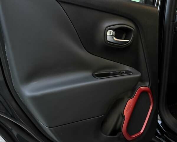 Черный Джип Ренегат, объемом двигателя 2.36 л и пробегом 172 тыс. км за 13331 $, фото 31 на Automoto.ua