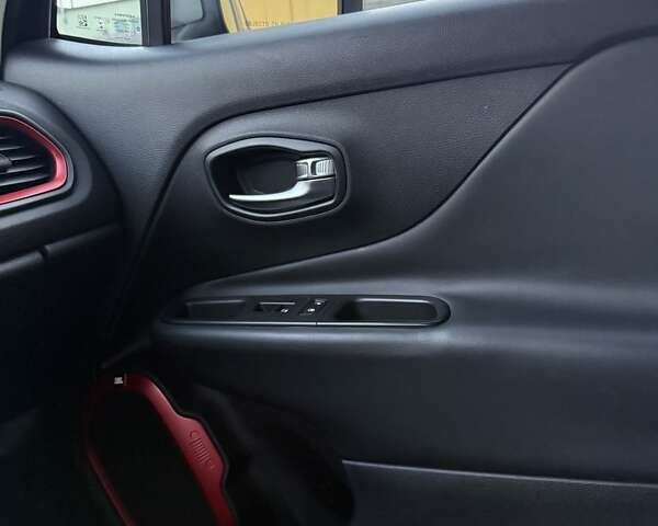 Черный Джип Ренегат, объемом двигателя 2.36 л и пробегом 172 тыс. км за 13331 $, фото 27 на Automoto.ua