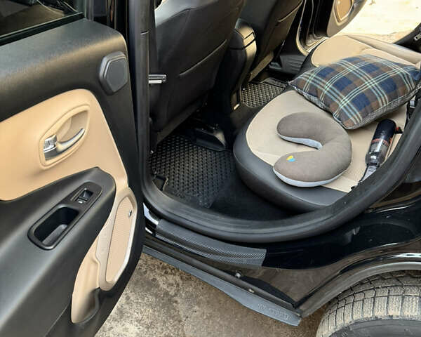 Черный Джип Ренегат, объемом двигателя 2.36 л и пробегом 126 тыс. км за 13000 $, фото 11 на Automoto.ua