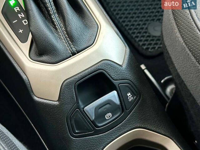 Джип Ренегат 2015 у Києві на Automoto.ua Чорний Джип Ренегат, об'ємом двигуна 2.4 л та пробігом 96 тис. км за 12600 $, фото 29 на Automoto.ua