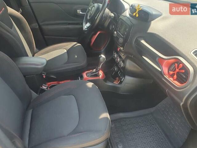 Джип Ренегат 2015 в Сумах на Automoto.ua Черный Джип Ренегат, объемом двигателя 2.36 л и пробегом 123 тыс. км за 12600 $, фото 11 на Automoto.ua