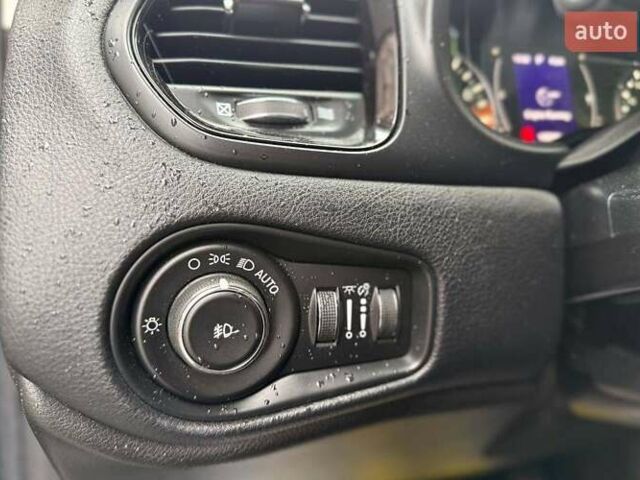 Черный Джип Ренегат, объемом двигателя 2.36 л и пробегом 189 тыс. км за 12500 $, фото 12 на Automoto.ua