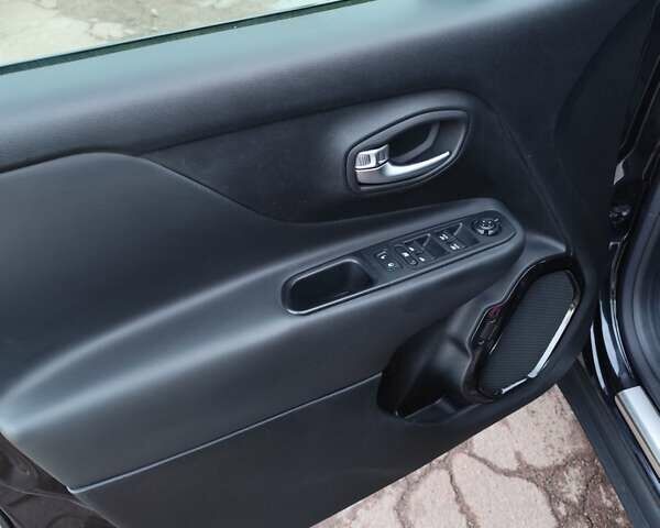 Чорний Джип Ренегат, об'ємом двигуна 2.36 л та пробігом 174 тис. км за 13300 $, фото 21 на Automoto.ua