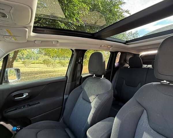 Черный Джип Ренегат, объемом двигателя 2.36 л и пробегом 99 тыс. км за 12900 $, фото 6 на Automoto.ua