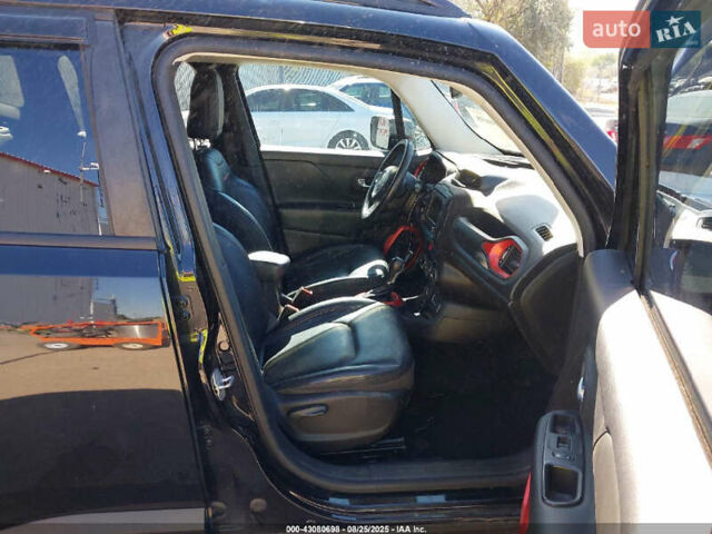 Чорний Джип Ренегат, об'ємом двигуна 2.4 л та пробігом 162 тис. км за 1500 $, фото 3 на Automoto.ua