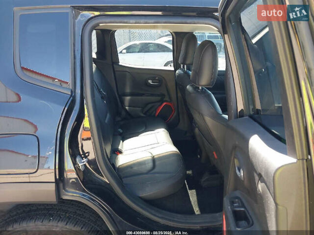 Чорний Джип Ренегат, об'ємом двигуна 2.4 л та пробігом 162 тис. км за 1500 $, фото 6 на Automoto.ua