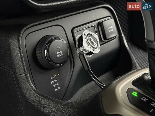 Чорний Джип Ренегат, об'ємом двигуна 2.36 л та пробігом 120 тис. км за 13500 $, фото 25 на Automoto.ua