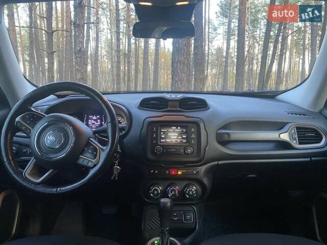 Черный Джип Ренегат, объемом двигателя 1.37 л и пробегом 74 тыс. км за 18582 $, фото 4 на Automoto.ua