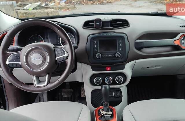 Джип Ренегат 2016 в Виннице на Automoto.ua Черный Джип Ренегат, объемом двигателя 2.4 л и пробегом 99 тыс. км за 12800 $, фото 9 на Automoto.ua