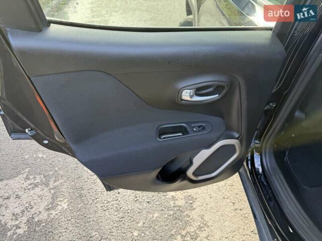 Черный Джип Ренегат, объемом двигателя 2.36 л и пробегом 190 тыс. км за 11800 $, фото 31 на Automoto.ua