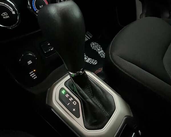 Чорний Джип Ренегат, об'ємом двигуна 2.36 л та пробігом 105 тис. км за 14200 $, фото 23 на Automoto.ua