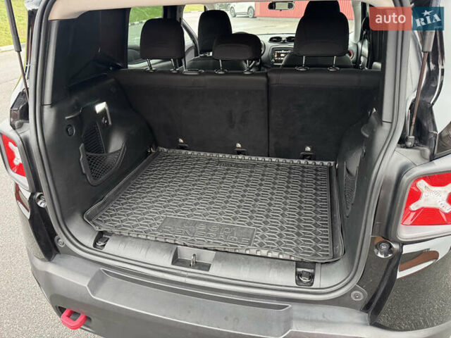 Чорний Джип Ренегат, об'ємом двигуна 2.4 л та пробігом 155 тис. км за 12800 $, фото 17 на Automoto.ua