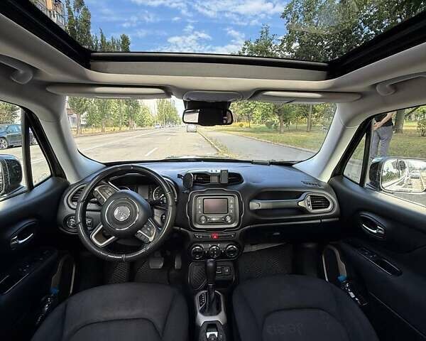 Черный Джип Ренегат, объемом двигателя 2.36 л и пробегом 99 тыс. км за 12900 $, фото 3 на Automoto.ua