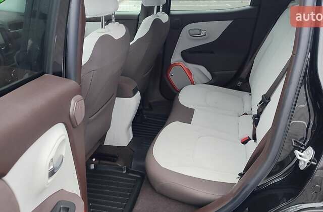 Джип Ренегат 2016 в Виннице на Automoto.ua Черный Джип Ренегат, объемом двигателя 2.4 л и пробегом 99 тыс. км за 12800 $, фото 8 на Automoto.ua